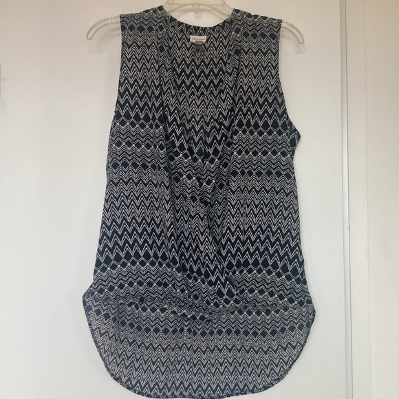 Dynamite Sleeveless Blouse, Medium - Picture 3 of 5